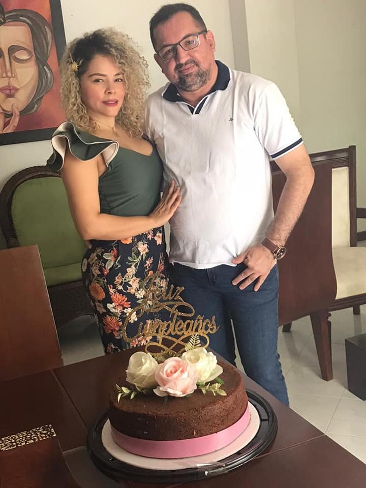 Xiomara Alvarado de Hernández y su esposo Fabián Hernández.